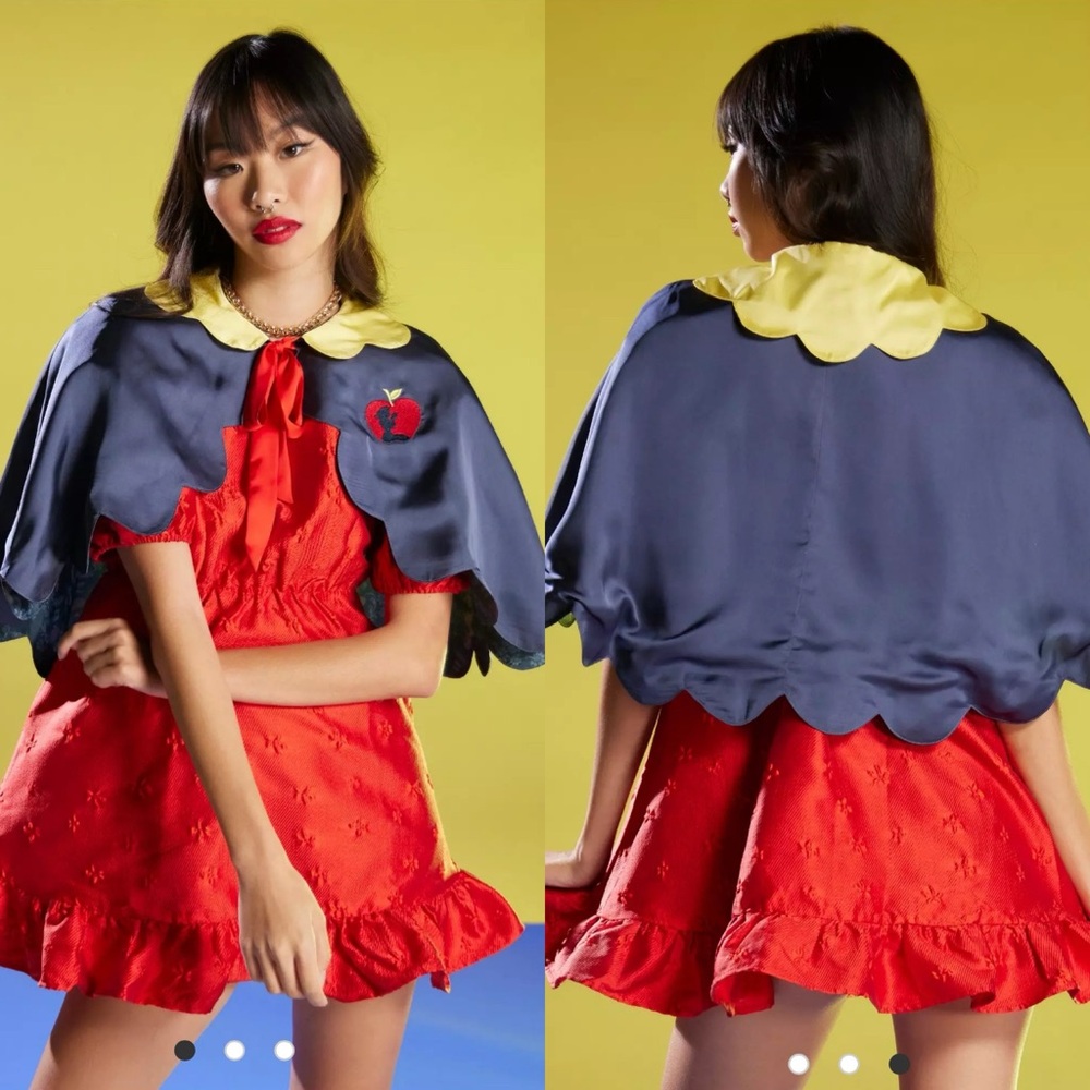 Her Universe Snow White Capelet